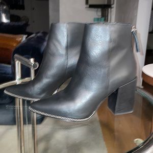 🇧🇷Steve Madden Beaded 3 & 1/2” Heel 8” Zippered Boots